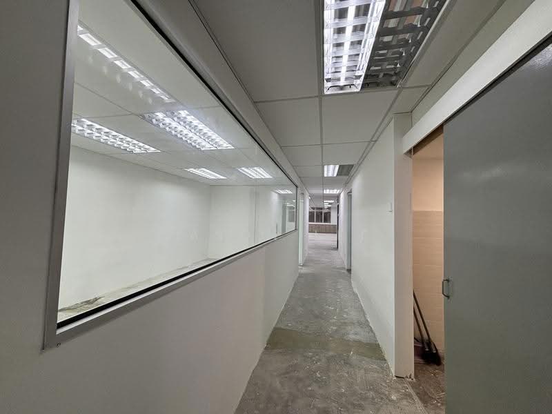 Shop / Office for Rent in Petaling Jaya (Selangor) - Jason Lee - Corridor - PropertyGuru.com.my