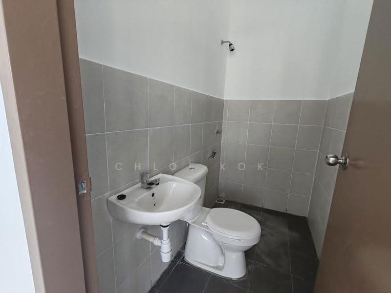 Rumah Teres untuk Dijual di Taman Kundang Jaya (Rawang) - Chloe Kok - Bathroom - PropertyGuru.com.my