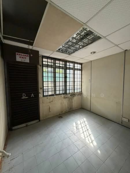 Shop for Rent in Taman Pelangi (Johor Bahru) - Daniel Yong - Interior - PropertyGuru.com.my