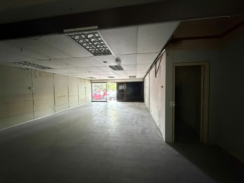 Shop for Rent in Taman Pelangi (Johor Bahru) - Daniel Yong - Interior - PropertyGuru.com.my