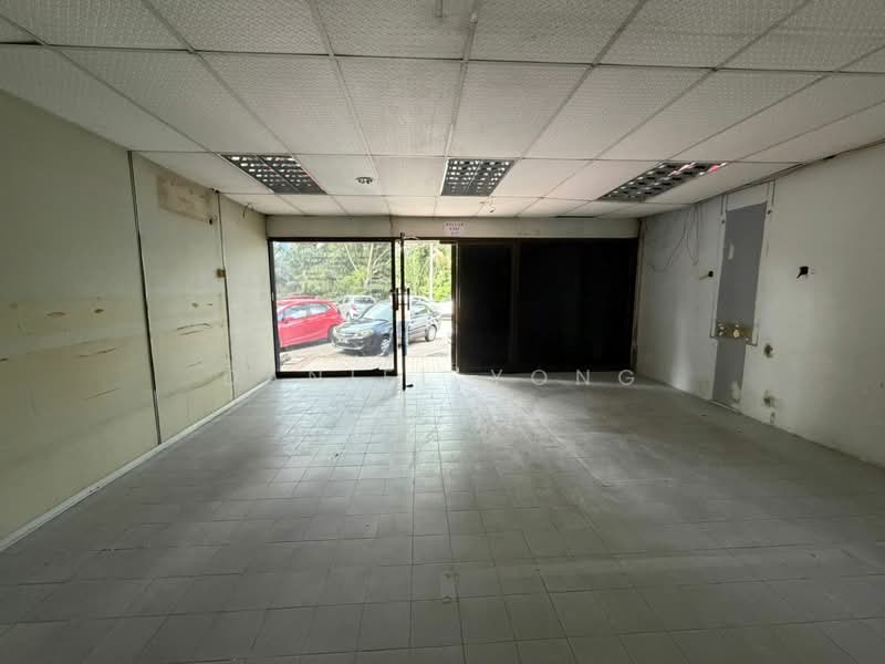 Shop for Rent in Taman Pelangi (Johor Bahru) - Daniel Yong - Interior - PropertyGuru.com.my