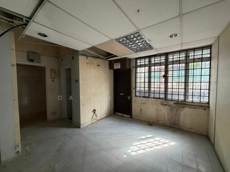 Shop for Rent in Taman Pelangi (Johor Bahru) - Daniel Yong - Interior - PropertyGuru.com.my