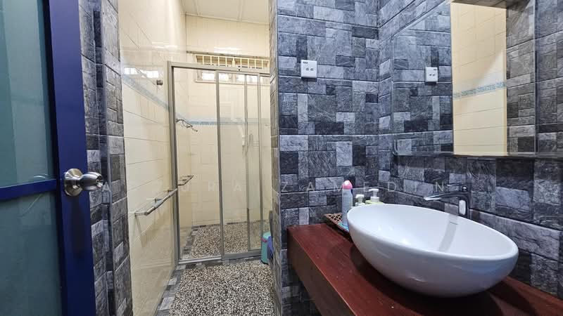 Bungalow House untuk Dijual di SS12 (Subang Jaya) - Adzura Zamedin - Bathroom - PropertyGuru.com.my