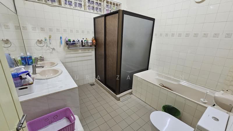 Bungalow House untuk Dijual di SS12 (Subang Jaya) - Adzura Zamedin - Bathroom - PropertyGuru.com.my