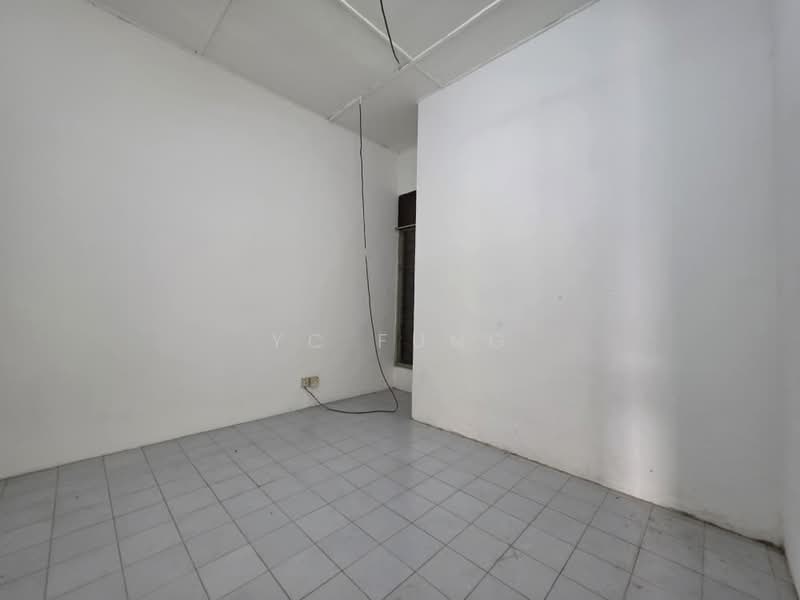 1-storey Terraced House for Sale in Taman Johor Jaya (Johor Bahru) - YC Fung - Interior - PropertyGuru.com.my