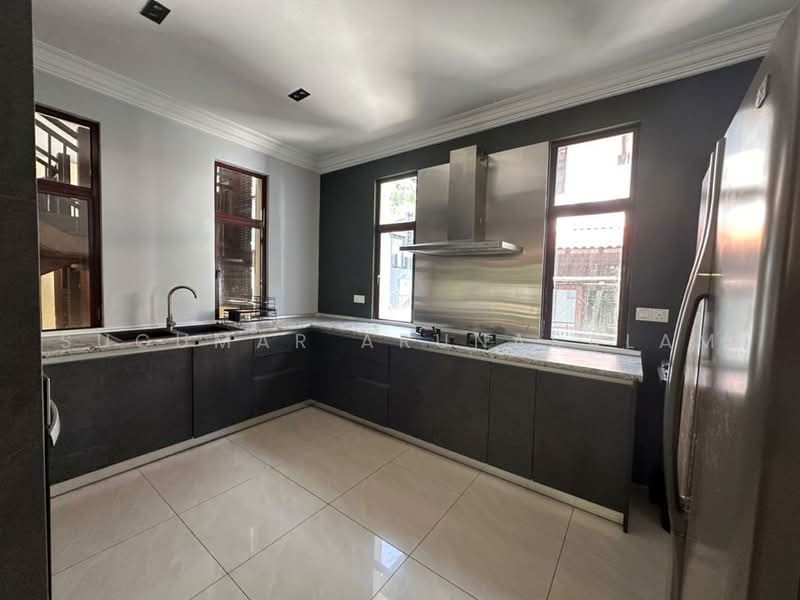 Bungalow House untuk Disewa di Bukit Ledang (Damansara Heights) - Sugumar Arunasalam - Kitchen - PropertyGuru.com.my