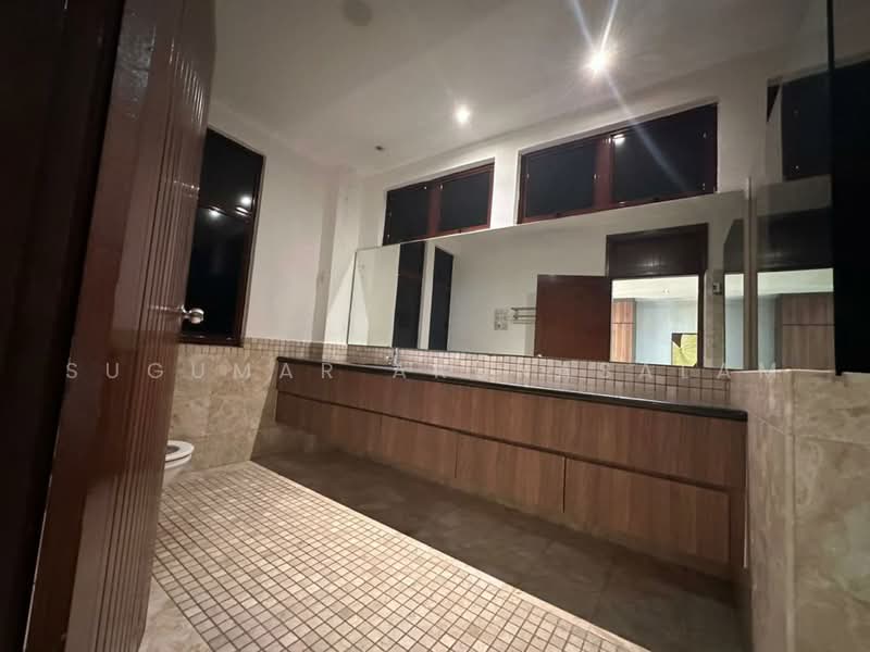 Bungalow House untuk Disewa di Bukit Ledang (Damansara Heights) - Sugumar Arunasalam - Bathroom - PropertyGuru.com.my