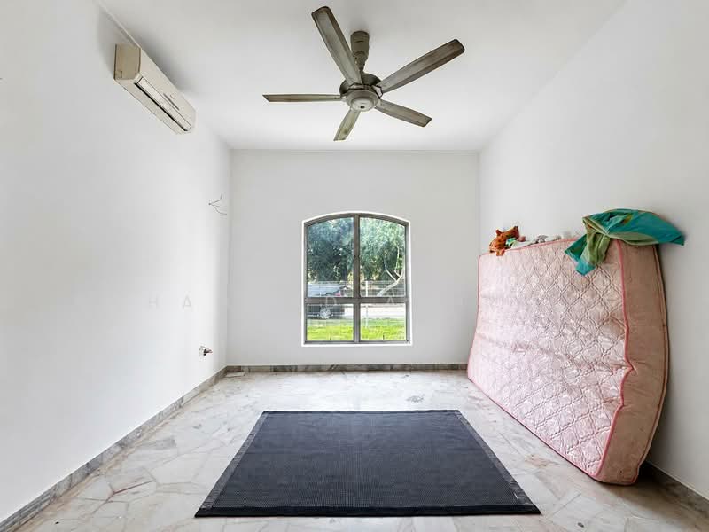 Bungalow House for Sale in Sungai Pelek (Selangor) - Muhammad Ashraf . - Bedroom - PropertyGuru.com.my