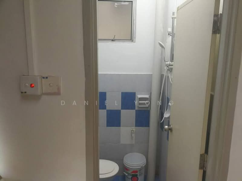 Apartment for Sale at Nusa Bestari Shoplot Apartment - Daniel Yong - Bathroom - PropertyGuru.com.my