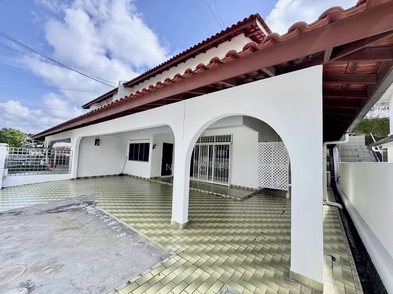 Rumah Berkembar untuk Dijual di Taman Nong Chik (Johor Bahru) - Janice . - Exterior - PropertyGuru.com.my