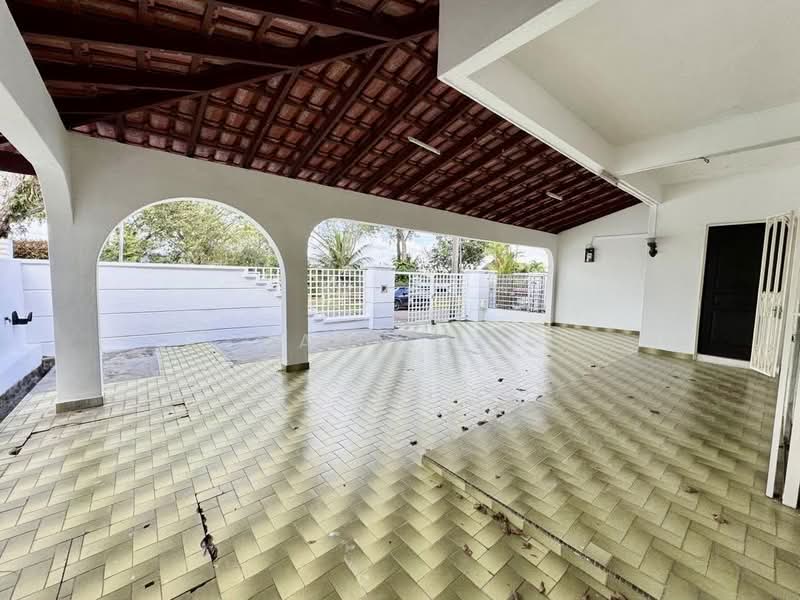 Rumah Berkembar untuk Dijual di Taman Nong Chik (Johor Bahru) - Janice . - Exterior - PropertyGuru.com.my
