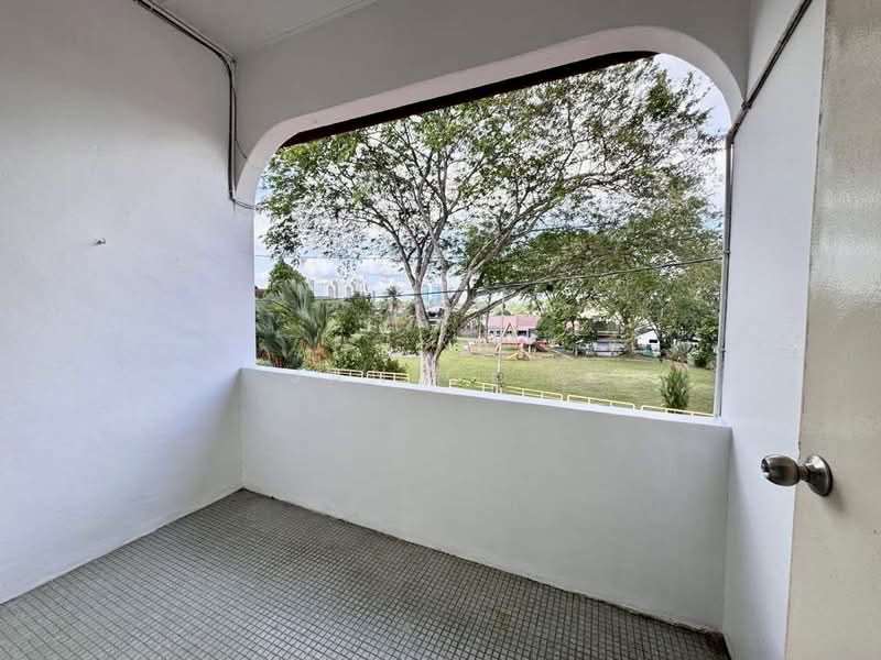 Rumah Berkembar untuk Dijual di Taman Nong Chik (Johor Bahru) - Janice . - Balcony - PropertyGuru.com.my