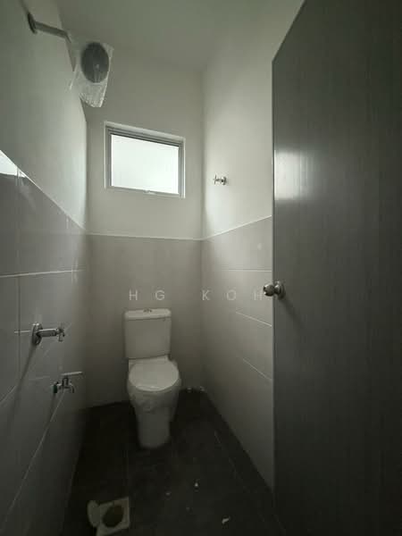 Kilang untuk Disewa di Ayer Keroh (Melaka) - HG KOH - Bathroom - PropertyGuru.com.my