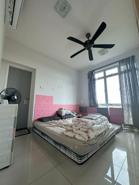 Kediaman Servis untuk Dijual di D'Ambience Residences (Pangsapuri Ikatan Flora) - Daniel Yong - Bedroom - PropertyGuru.com.my