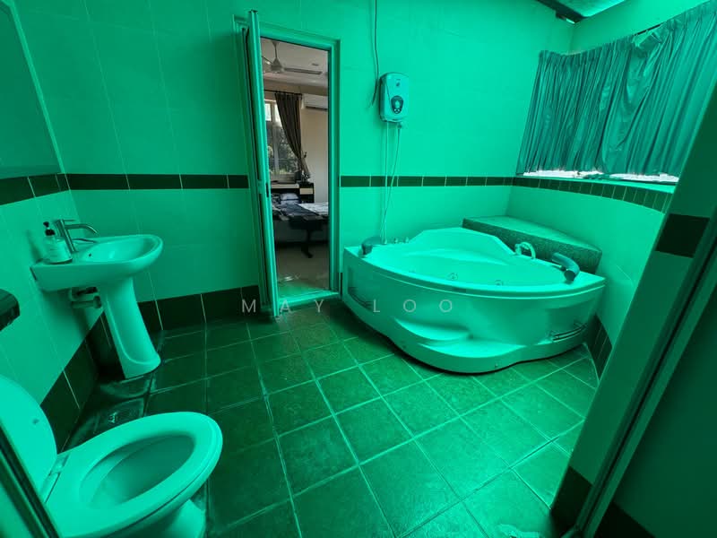 Bungalow House untuk Dijual di Ipoh (Perak) - May Loo - Bathroom - PropertyGuru.com.my