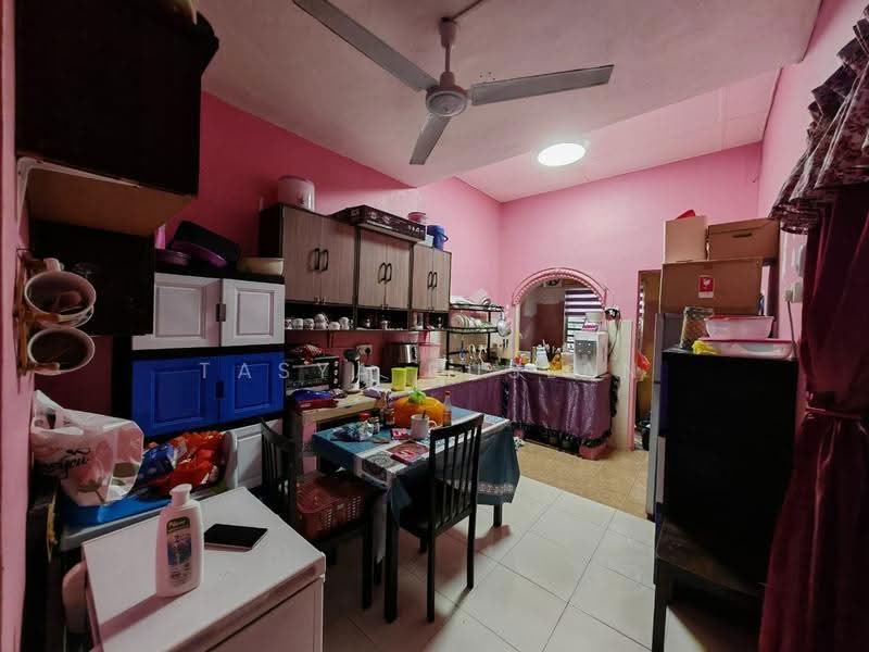 1-storey Terraced House for Sale in Kampung Lombong (Shah Alam) - Tasya Ruslan - PropertyGuru.com.my