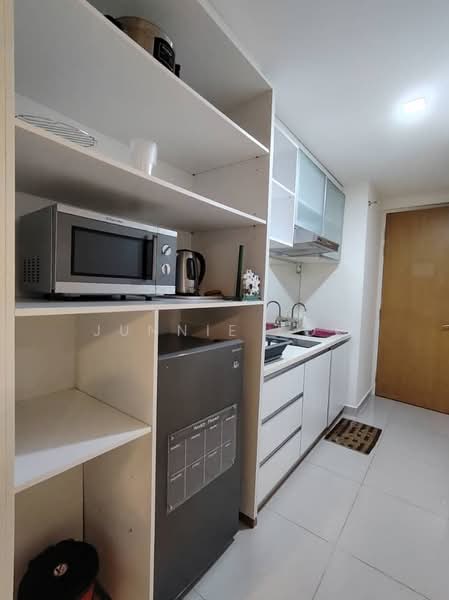 Condominium for Rent at The Peak SOHO - Junnie Kok - Kitchen - PropertyGuru.com.my