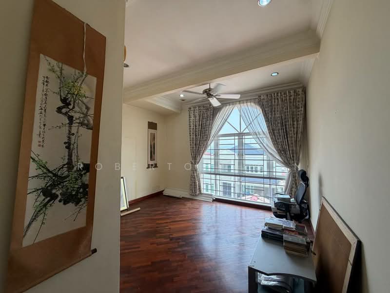 Rumah Berkembar untuk Dijual di Taman Puncak Perdana (Cheras) - Roberto Phoon - Living Room - PropertyGuru.com.my