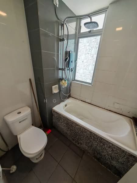 Pangsapuri untuk Disewa di Residensi Rumpun Bahagia (Residensi Melaka Tengah 1) - HG KOH - Bathroom - PropertyGuru.com.my