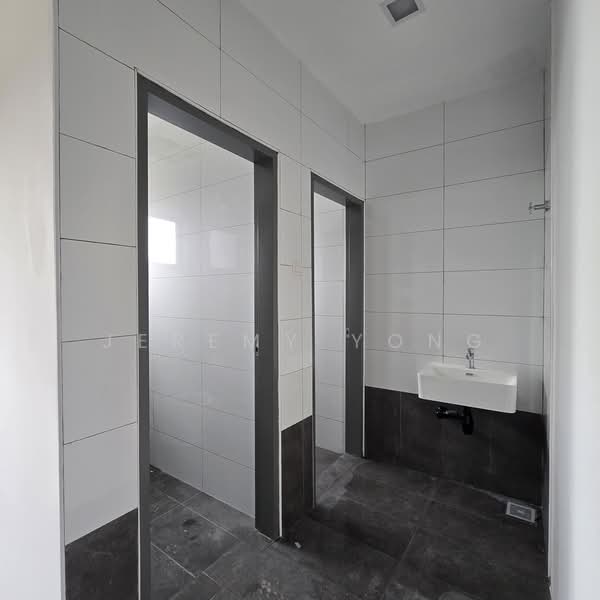 Pejabat untuk Disewa di Cheras (Kuala Lumpur) - Jeremy Yong - Bathroom - PropertyGuru.com.my