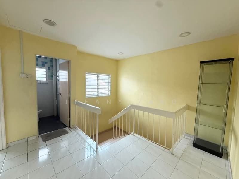 2-storey Terraced House for Sale in Taman Bukit Rawang Jaya (Rawang) - Tiffany Yang - Upstair Corridor - PropertyGuru.com.my