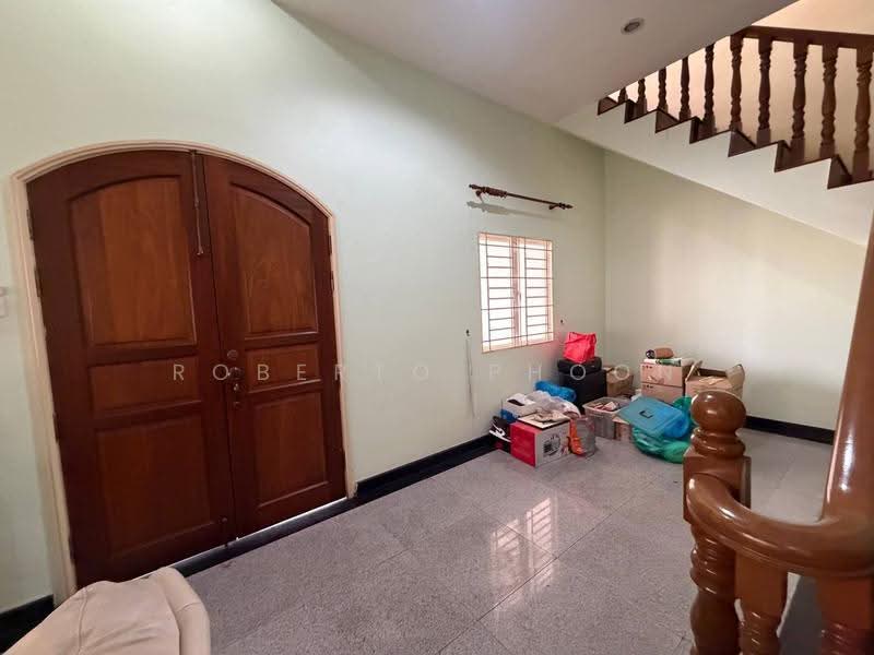 Rumah Berkembar untuk Dijual di Taman Puncak Perdana (Cheras) - Roberto Phoon - Entrance - PropertyGuru.com.my