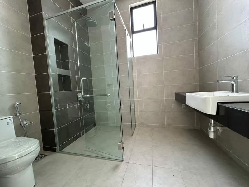 Semi-Detached House for Sale in Setia Eco Gardens (Gelang Patah) - Jiin Chai Lee - Bathroom - PropertyGuru.com.my