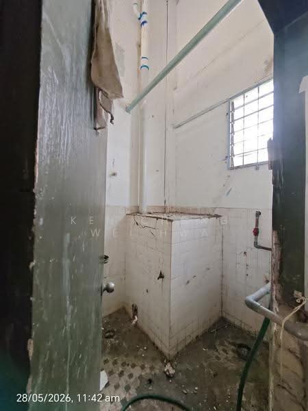 Terrace Factory for Sale in Kota Kinabalu (Sabah) - KEN CHONG WEI HWA - Bathroom - PropertyGuru.com.my