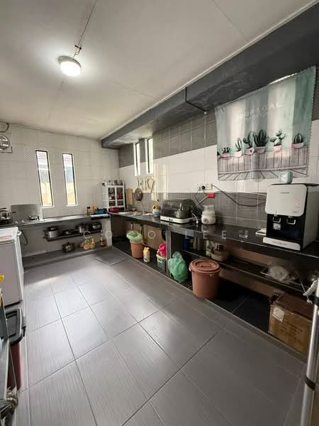 Semi-Detached House for Sale in Taman Megah Ria (Masai) - Coco Lee - Kitchen - PropertyGuru.com.my