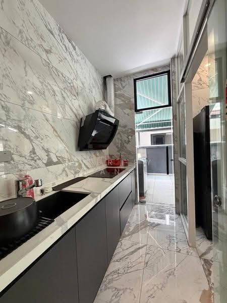 Cluster House for Sale in Eco Botanic (Iskandar Puteri (Nusajaya)) - Shirley Pang - Kitchen - PropertyGuru.com.my