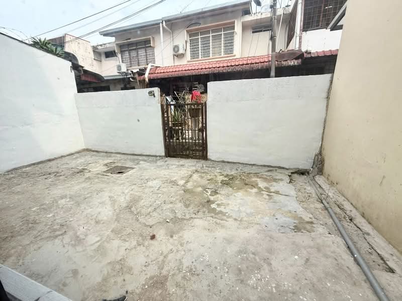Rumah Teres 2-Tingkat untuk Dijual di Taman Pelangi (Johor Bahru) - Yik Tat - Exterior - PropertyGuru.com.my