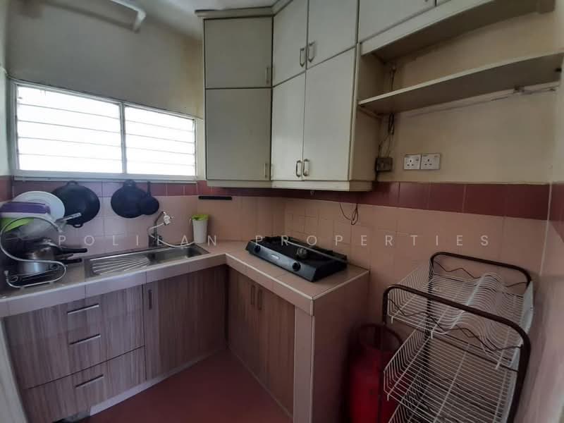 Pangsapuri untuk Dijual di Palm Court Apartment - Polilan Properties - Kitchen - PropertyGuru.com.my