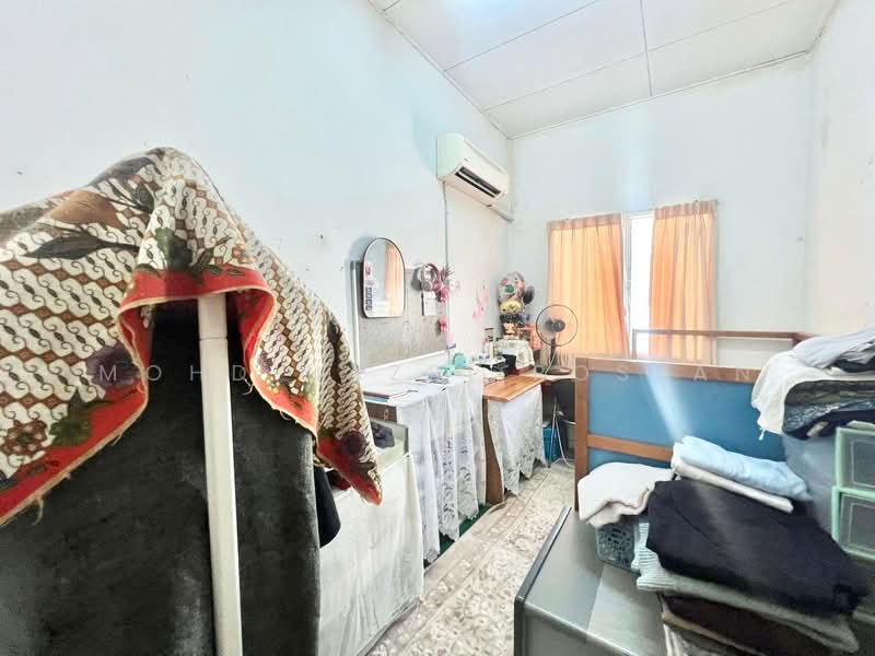 Rumah Teres 2-Tingkat untuk Dijual di Taman Ramal Ros (Bangi) - Mohd Nazri Roslan - Bedroom - PropertyGuru.com.my