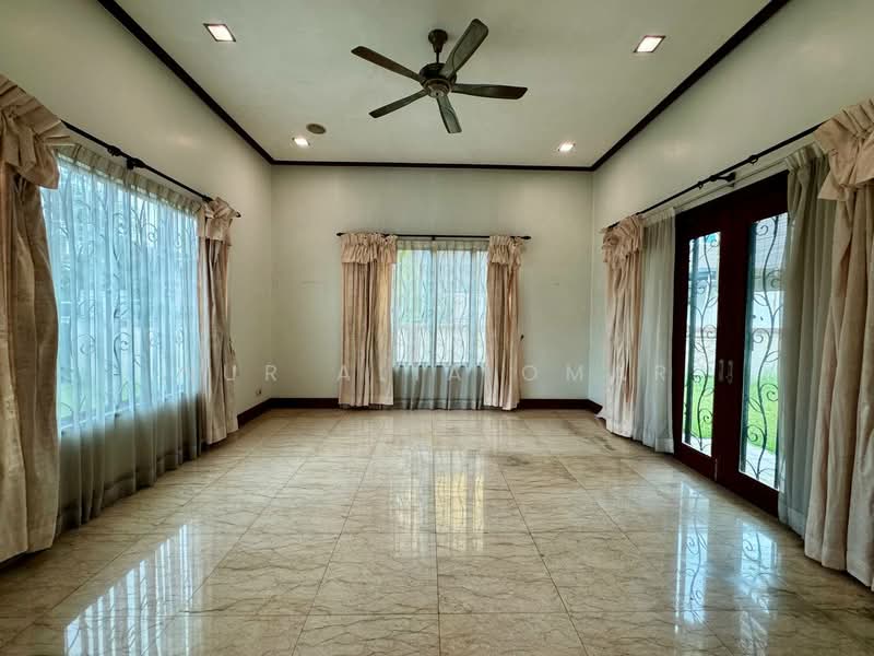 Bungalow House for Sale in Bukit Jelutong (Shah Alam) - Nur Alia Omar - Living Room - PropertyGuru.com.my