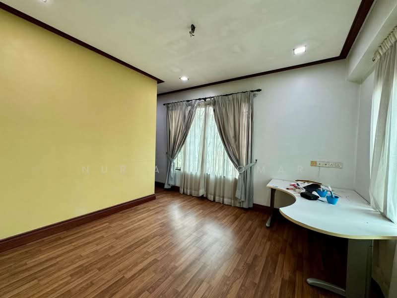 Bungalow House for Sale in Bukit Jelutong (Shah Alam) - Nur Alia Omar - Study - PropertyGuru.com.my