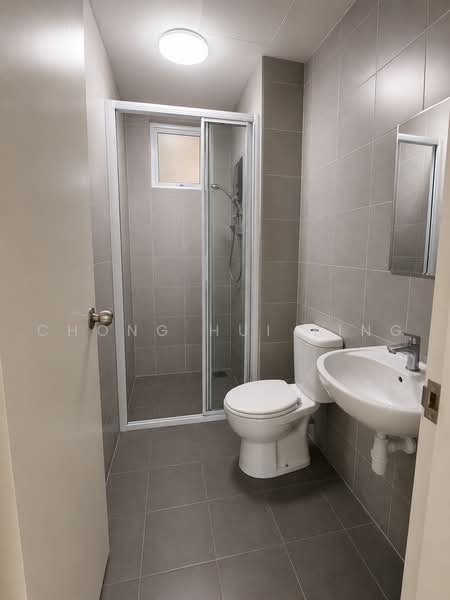 Kediaman Servis untuk Disewa di Savanna Executive Suite @ Southville City - Chong Hui Ying - Bathroom - PropertyGuru.com.my