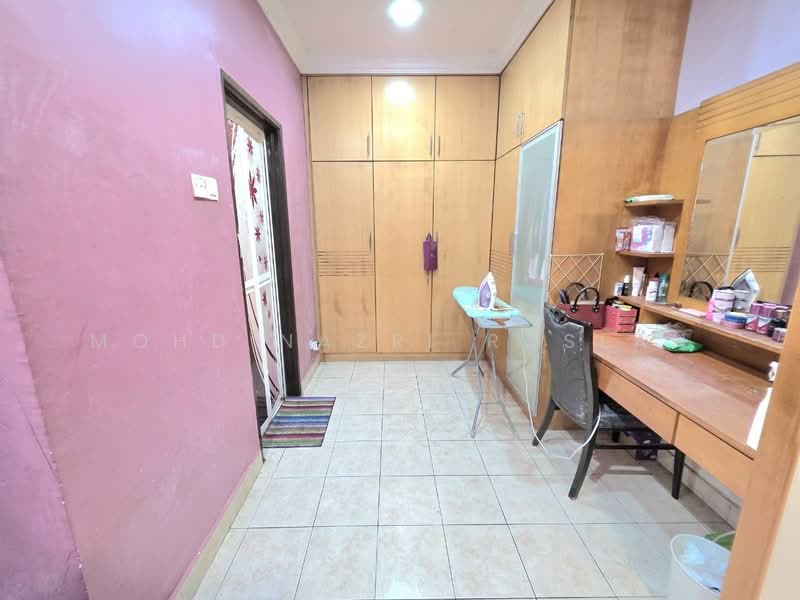 2-storey Terraced House for Sale in Bukit Jelutong (Shah Alam) - Mohd Nazri Roslan - PropertyGuru.com.my