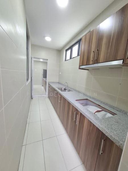Kediaman Servis untuk Disewa di D'Secret Garden (Pangsapuri Kempas Indah) - Puyol Chin - Kitchen - PropertyGuru.com.my