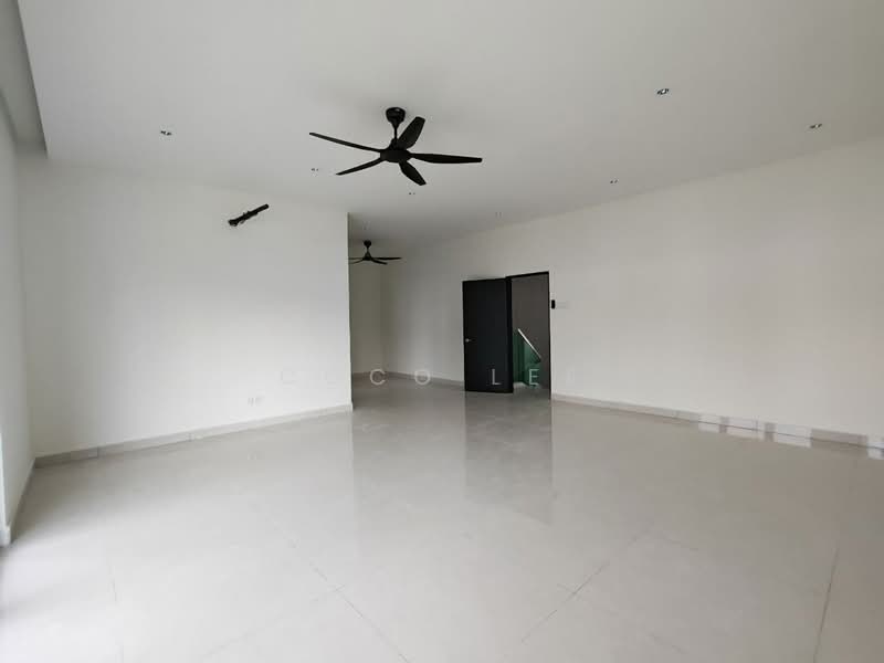 Rumah Berkembar untuk Dijual di Taman Kempas Utama (Tebrau) - Coco Lee - Living Room - PropertyGuru.com.my