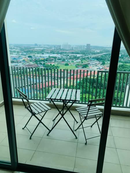 Pangsapuri untuk Dijual di Molek Pine 3 - Emily Hau - Balcony - PropertyGuru.com.my
