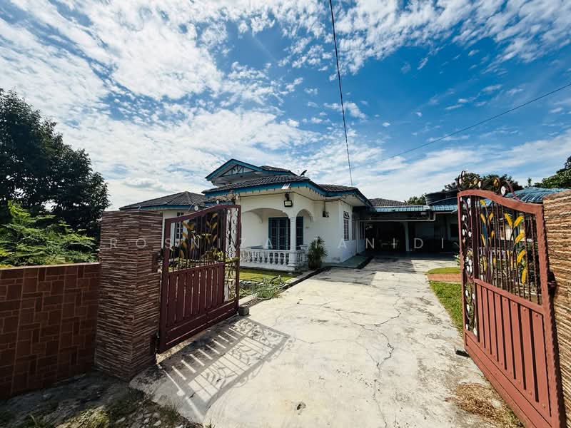Bungalow House for Sale in Semenyih (Selangor) - Rosniza Tanidi - Exterior - PropertyGuru.com.my