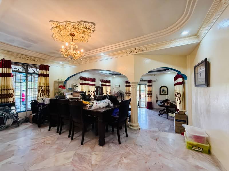 Bungalow House for Sale in Semenyih (Selangor) - Rosniza Tanidi - Living Room - PropertyGuru.com.my