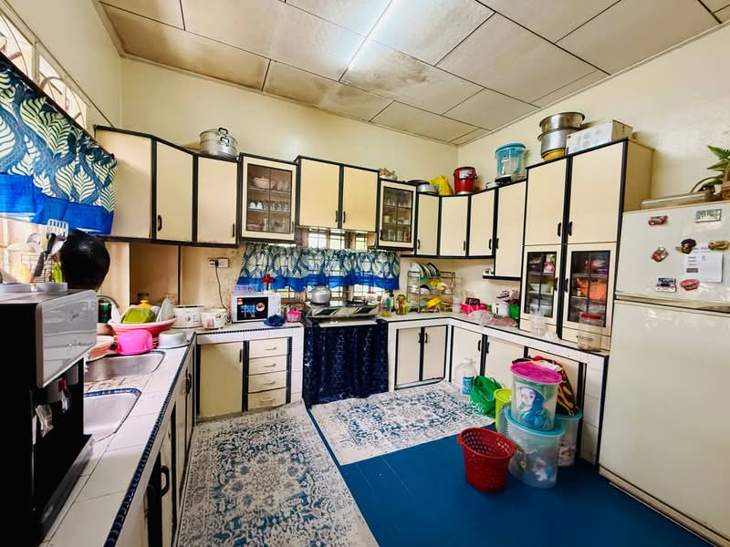 Bungalow House for Sale in Semenyih (Selangor) - Rosniza Tanidi - Kitchen - PropertyGuru.com.my