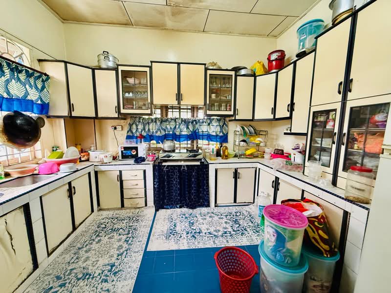 Bungalow House for Sale in Semenyih (Selangor) - Rosniza Tanidi - Kitchen - PropertyGuru.com.my