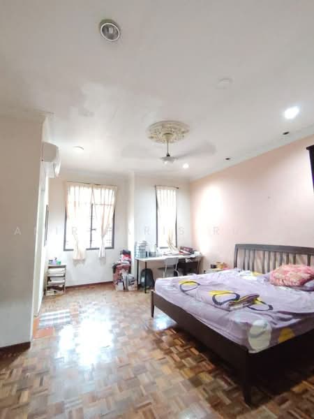 2-storey Terraced House for Sale in Taman Setia Indah (Tebrau) - Amir Faris Rusli - Bedroom - PropertyGuru.com.my