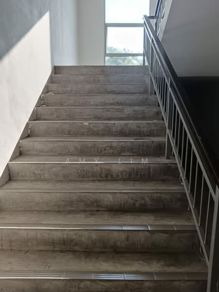 Warehouse for Sale in Taman Perindustrian Meranti Jaya (Puchong) - Amy Lim - Corridor - PropertyGuru.com.my