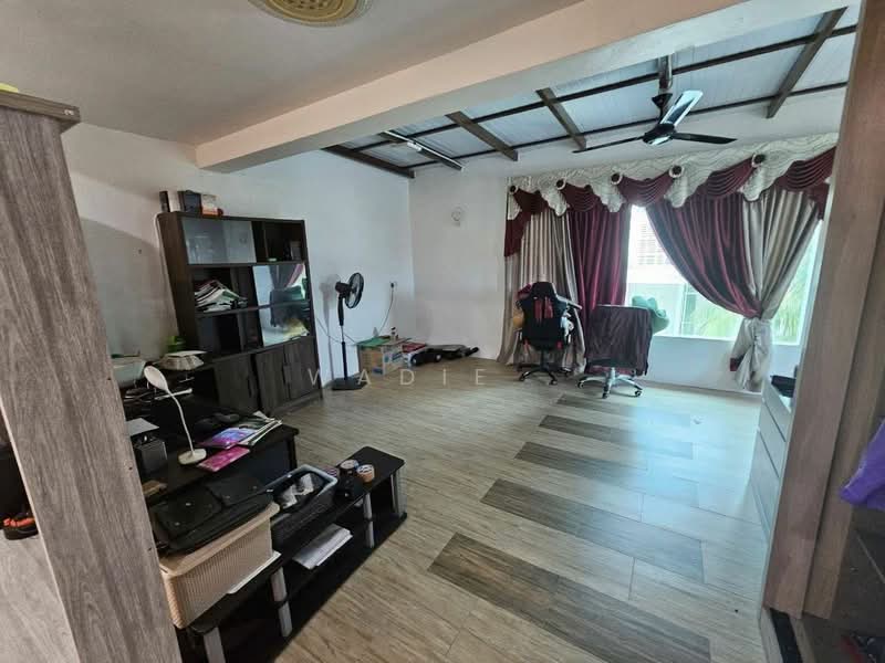 Rumah Kluster untuk Dijual di Bandar Aman Jaya (Sungai Petani) - Wadie . - Living Room - PropertyGuru.com.my