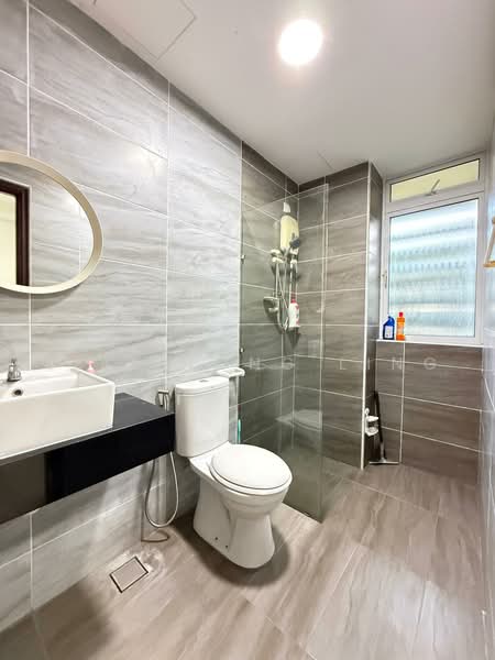 Service Residence for Sale at KSL Residence @ Daya - Siau Tong Ling - Bathroom - PropertyGuru.com.my