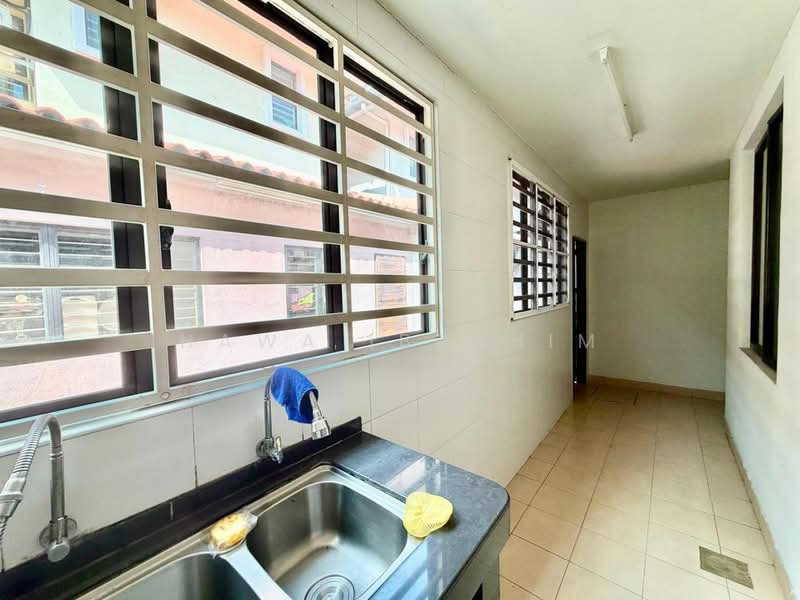 2-storey Terraced House for Sale in Alam Impian (Shah Alam) - Hawa Ibrahim - Kitchen - PropertyGuru.com.my