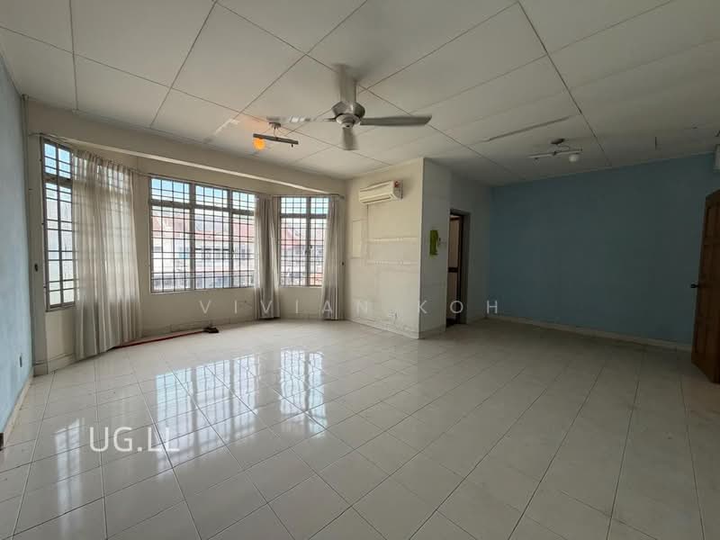 Rumah Teres untuk Dijual di Bandar Botanic (Klang) - Vivian Koh - Living Room - PropertyGuru.com.my